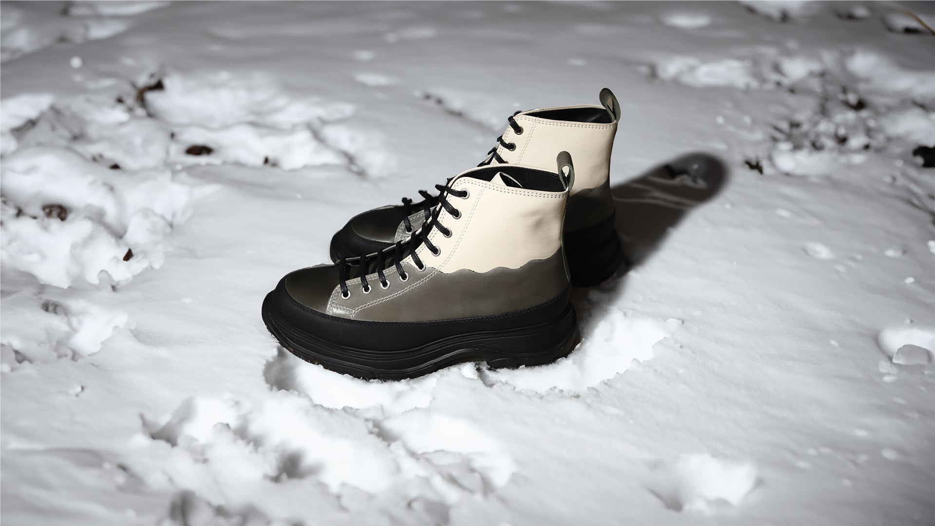 Les chaussures de ville pour marcher dans la neige