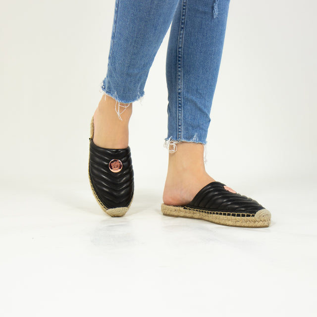 Bree 15|model